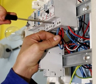 montazh-elektroshhita.02.jpg